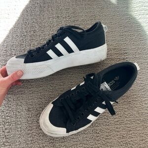 Adidas Sneakers